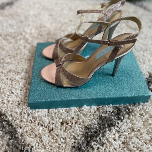 Blue by Betsey Johnson SB-Teena in Champagne in Women's Size 8 - Picture 5 of 8